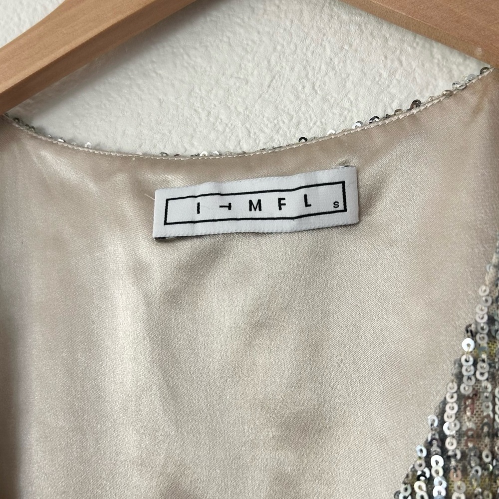 ITMFL Cortado Cher Vest and Indigo Cher Skirt Set in Beige and Silver - Picture 5 of 12